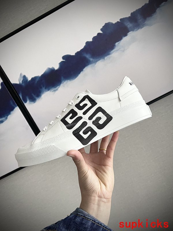 Givenchy shoes Style 007 - top view showing design