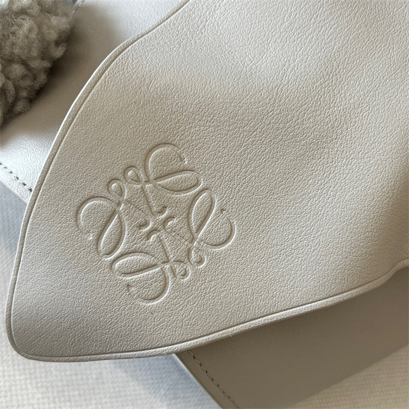 Ziva's Charm handbag – carry view (18cm*16.5cm*9cm)