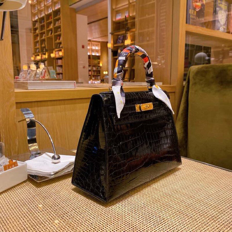 Versatile handbag styled for everyday wear
