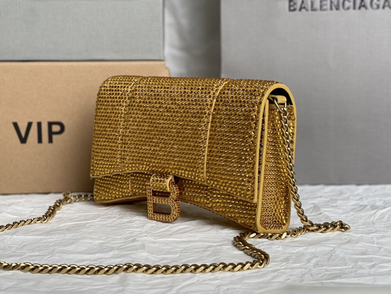 Zivas Charm Modern Edge Statement Handbag (Everyday Luxury Essential) – Styled Look