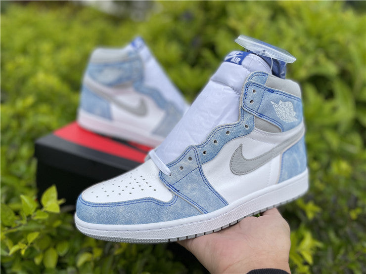 Nike crisp white luxury sneakers view 13 retro runner design
