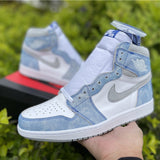 Nike crisp white luxury sneakers view 13 retro runner design
