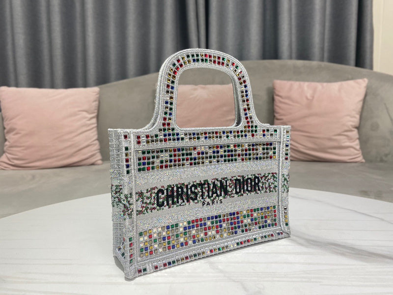 Side profile of polished structured women's handbag – women's luxury handbag