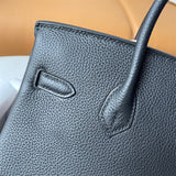  Classic top-handle bag front view 7