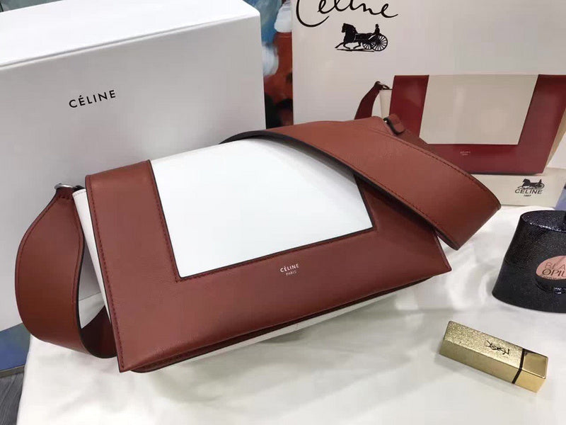Side profile of premium modern women's handbag – women's luxury accessory