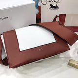 Side profile of premium modern women's handbag – women's luxury accessory