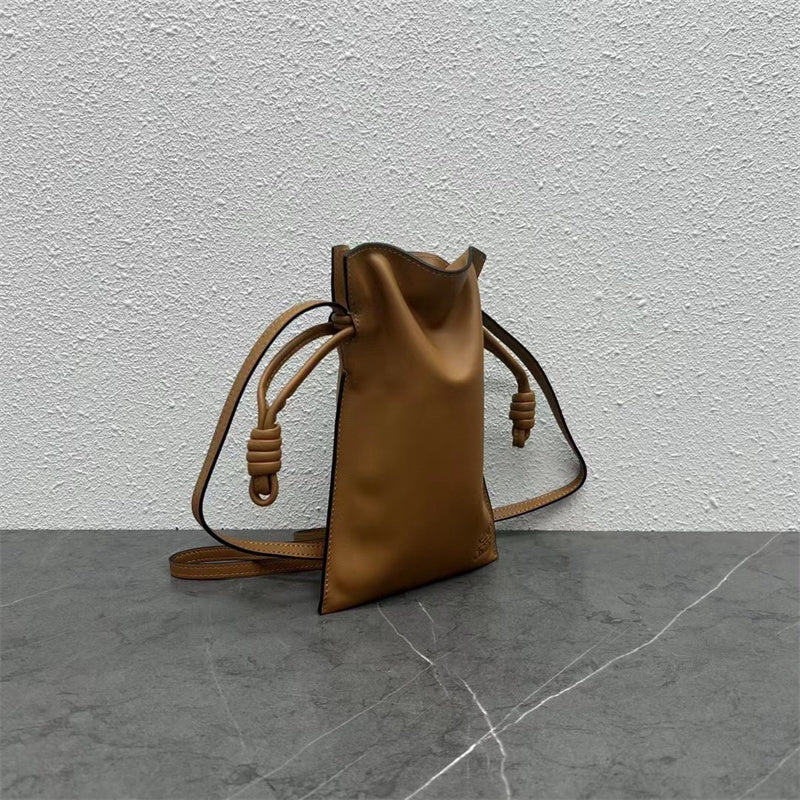 Ziva's Charm handbag – detail view (Standard Size)