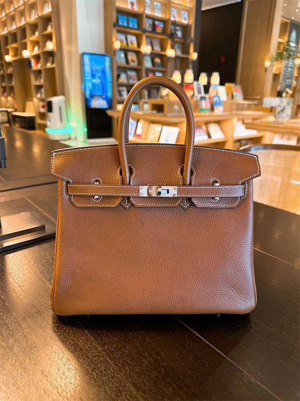  shopper bag interior and compartment view
