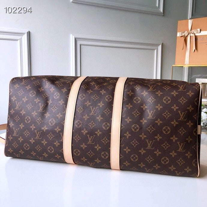 Handle and strap detail of signature premium women's handbag – women's luxury accessory