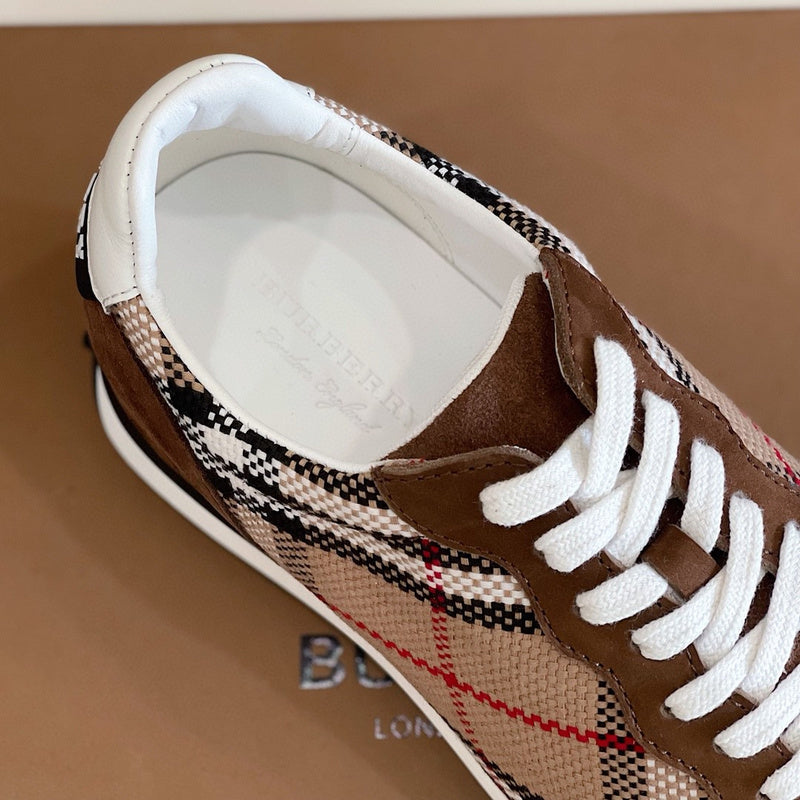 Burberry shoes Style 212 - sole and craftsmanship detail