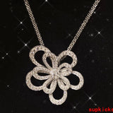 Side view of Van Cleef & Arpels unisex jewelry piece