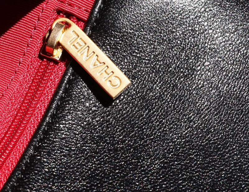Zivas Charm Elevated Essentials Designer Handbag (Designer-Inspired Craftsmanship) – Detail View