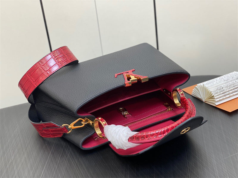  crossbody bag interior and compartment view