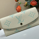  tailored shoulder bag detail view showing craftsmanship 20