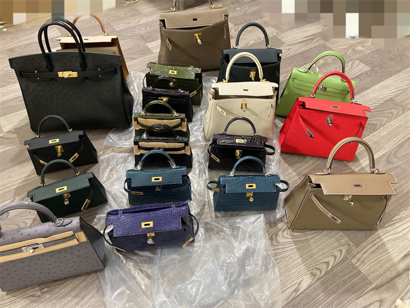  everyday bag interior and compartment view 15
