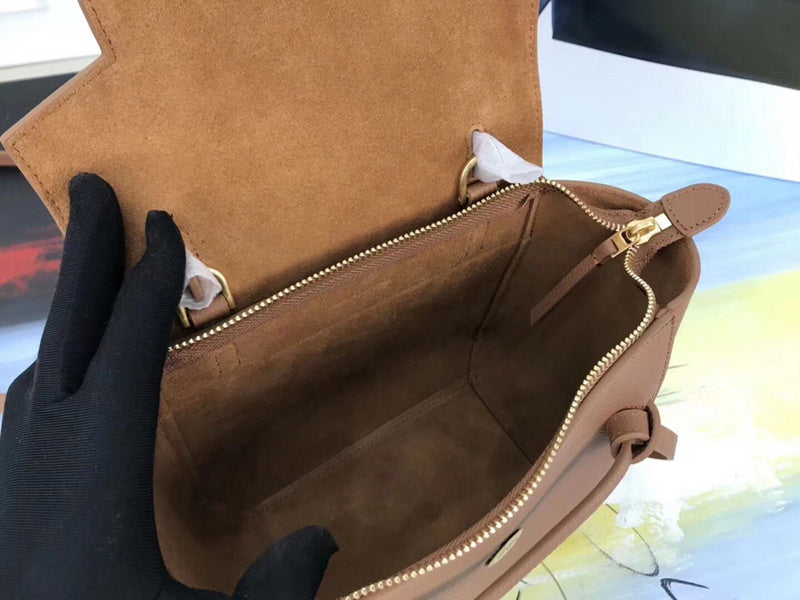 Handle and strap detail of chic statement women's handbag – women's premium purse