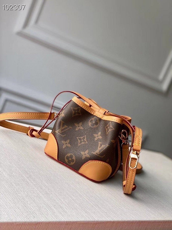 Front view of polished modern women's handbag – women's everyday handbag