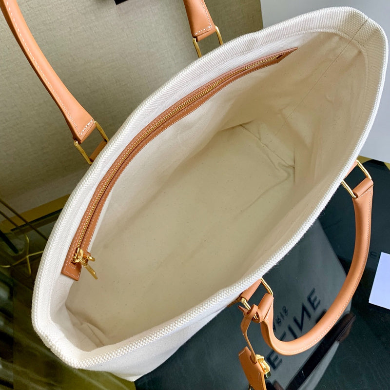 Side profile of chic modern women's handbag – women's designer-style accessory