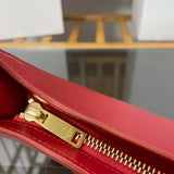 Handle and strap detail of chic everyday-luxe women's handbag – women's everyday handbag