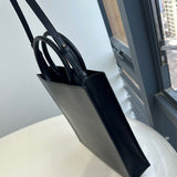 Ziva's Charm handbag – close-up view (36cm*28cm*7.5cm)