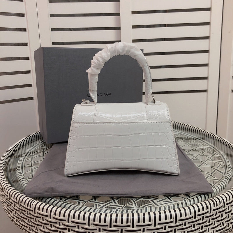 Close-up detail of elevated signature women's handbag – women's designer-style accessory
