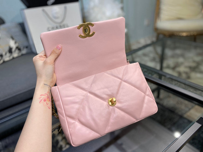 Zivas Charm Classic Sensibility Designer Handbag (Structured Everyday Essential) – Close-Up Detail