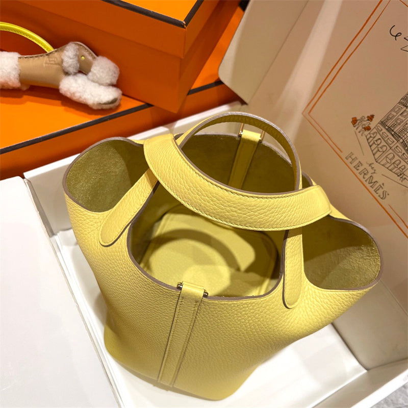  graceful everyday bag detail view showing craftsmanship 74