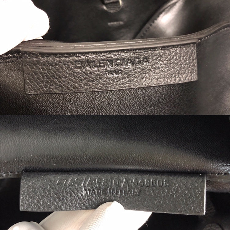 Side profile of sleek premium women's handbag – women's premium purse