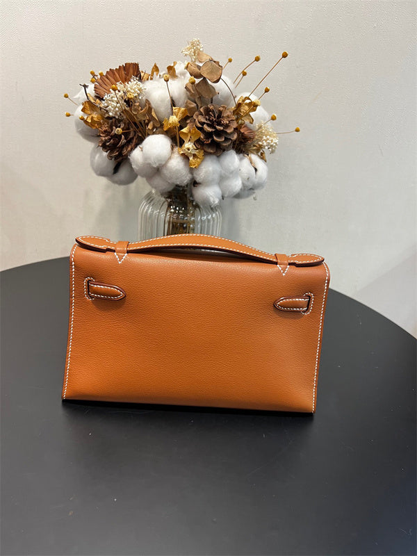  shoulder bag interior and compartment view