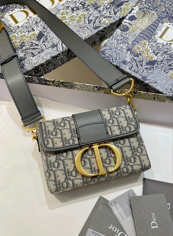 Front view of premium everyday-luxe women's handbag – women's designer-style accessory
