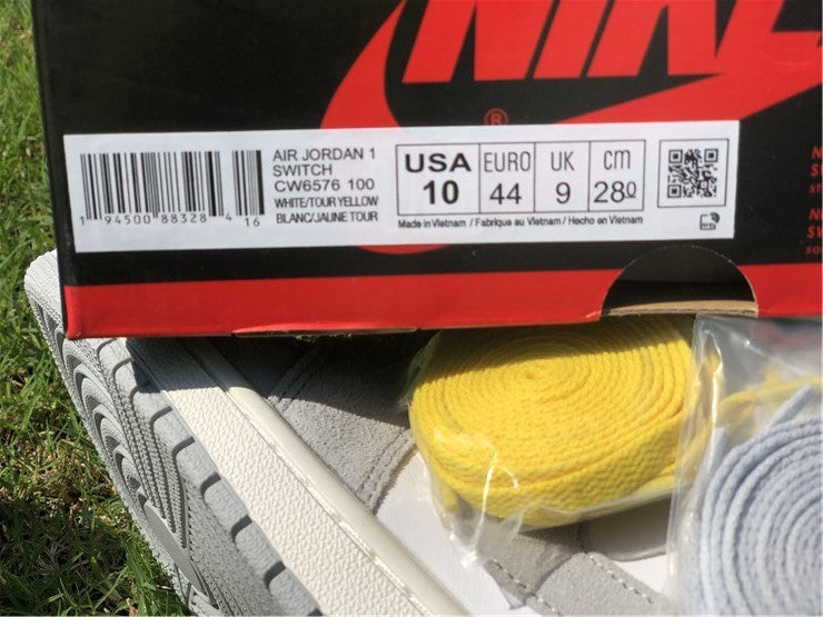 Nike Men's & Women's Premium Low-Top Trainers — Style 169 hardware detail