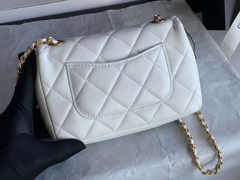 Zivas Charm Modern Minimalist Look Everyday Handbag (Everyday Luxury Essential) – Interior View
