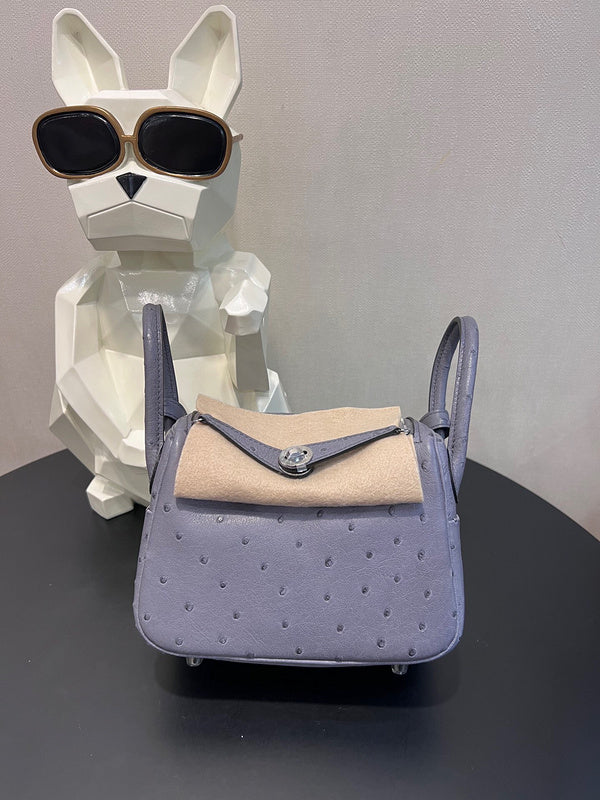  Modern satchel front view