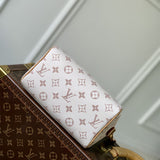  satchel close-up of hardware and finish