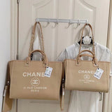  women's handbag, spacious design, view 2