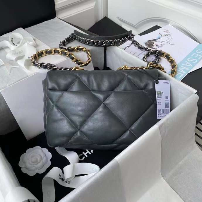  women's handbag, mid design, view 3