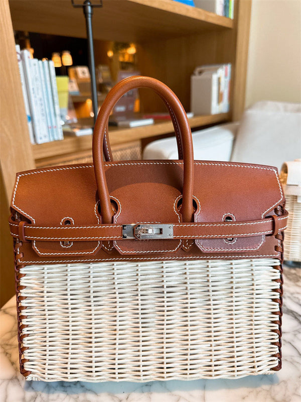  crossbody bag close-up of hardware and finish