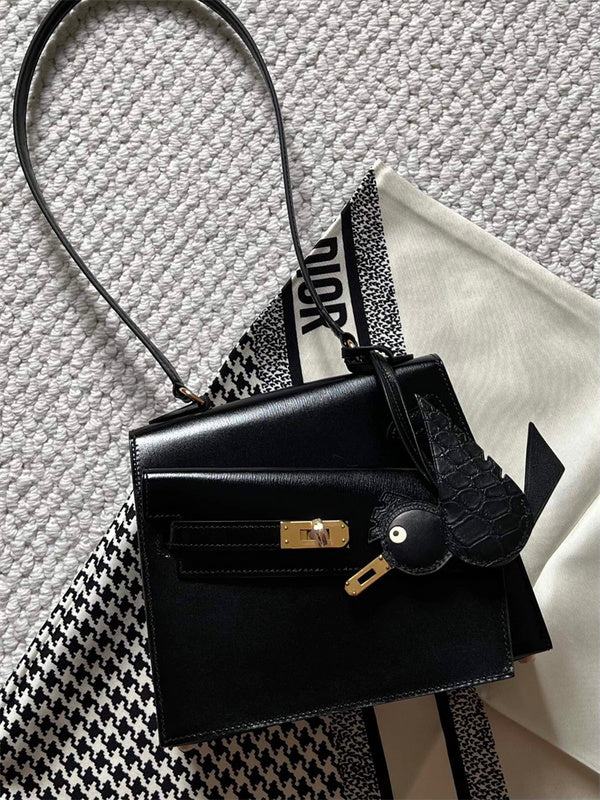  Sleek handbag carried on shoulder 10