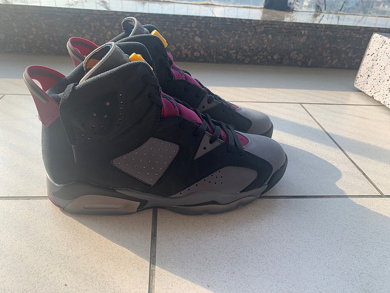 Nike Men's & Women's Designer Lifestyle Shoes — Style 188 back view