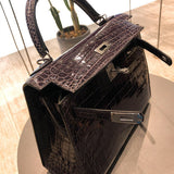 Streamlined handbag styled for everyday wear
