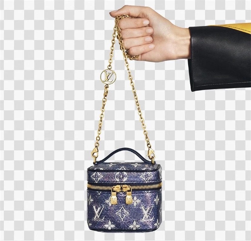  effortless crossbody bag styled with outfit 12