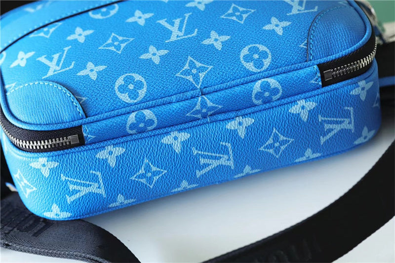  Refined structured bag carried on shoulder 16