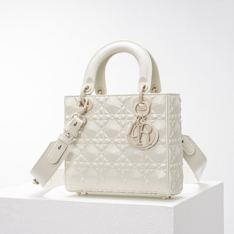 Close-up detail of classic everyday-luxe women's handbag – women's premium purse