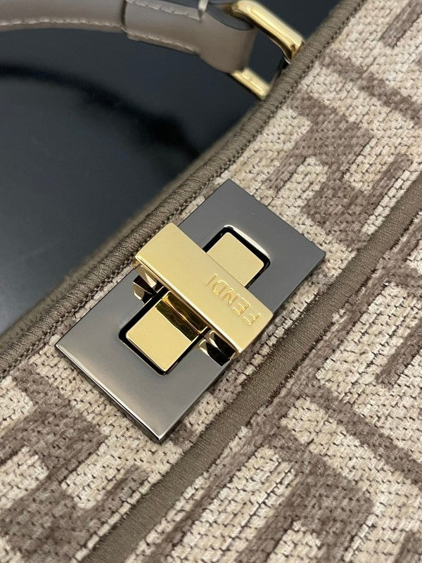 Ziva's Charm handbag – interior view (27cm*21cm*11cm)