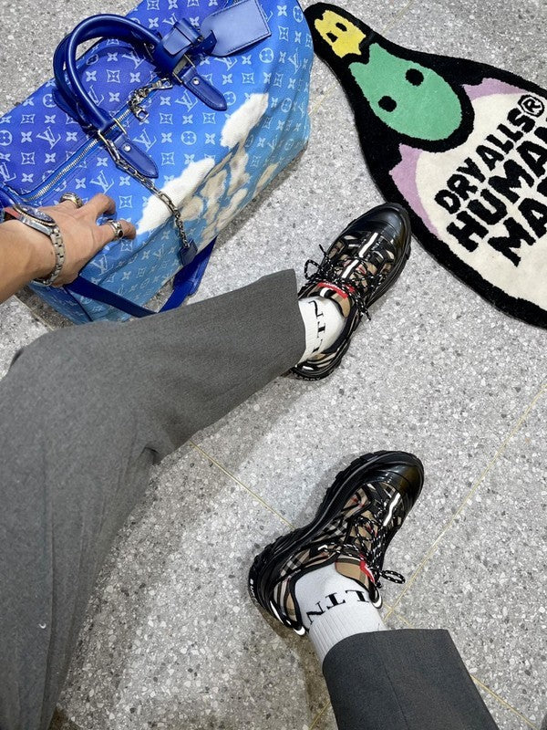 Burberry shoes Style 202 - logo and branding close-up