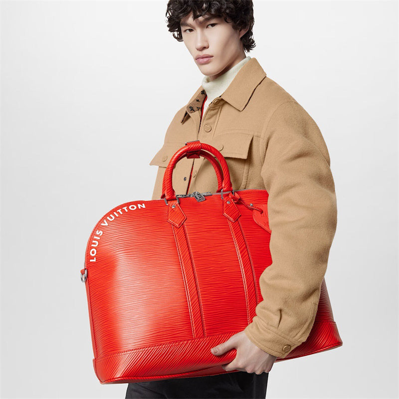  Streamlined shoulder bag front view 7