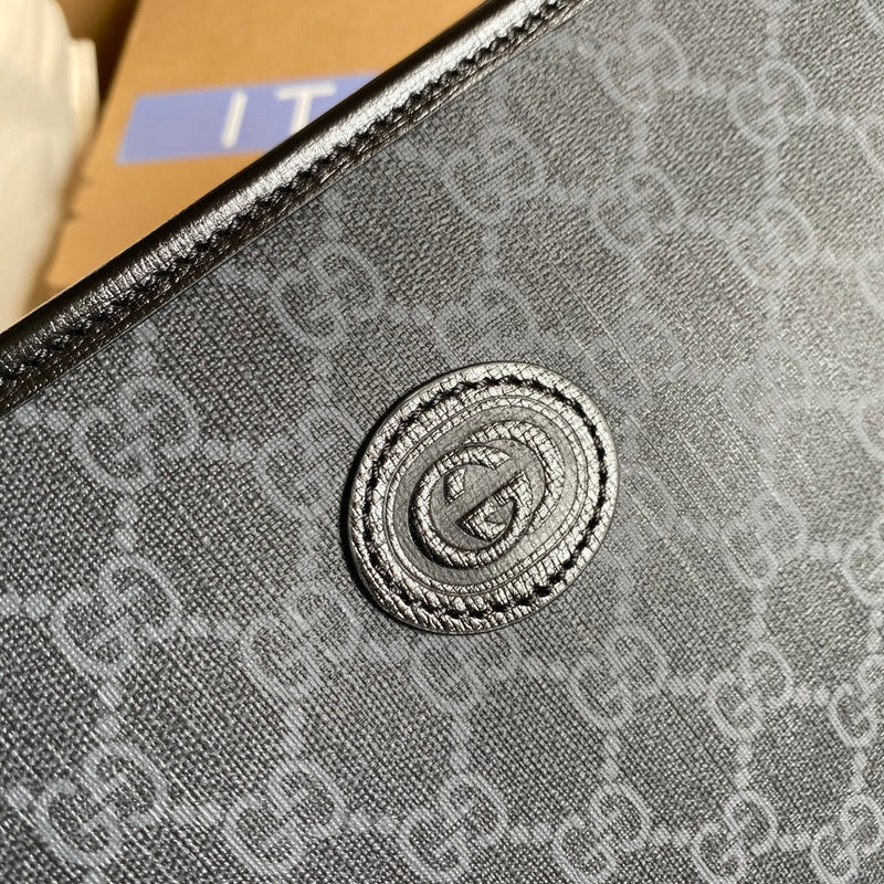 Handle and strap detail of everyday-luxe structured women's handbag – women's luxury handbag