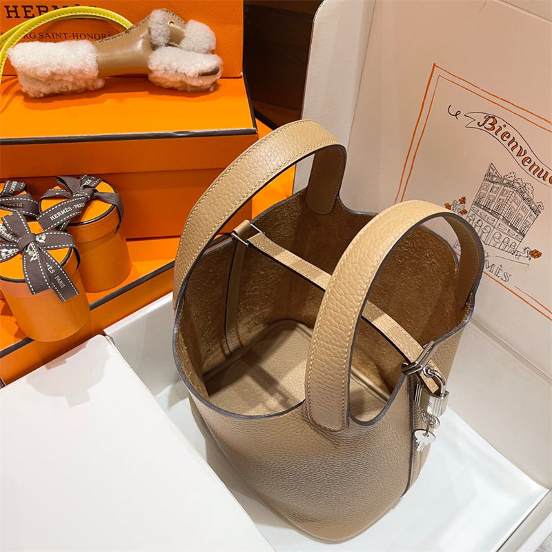  Contemporary everyday bag front view 91