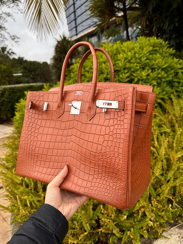Interior view of understated premium bag