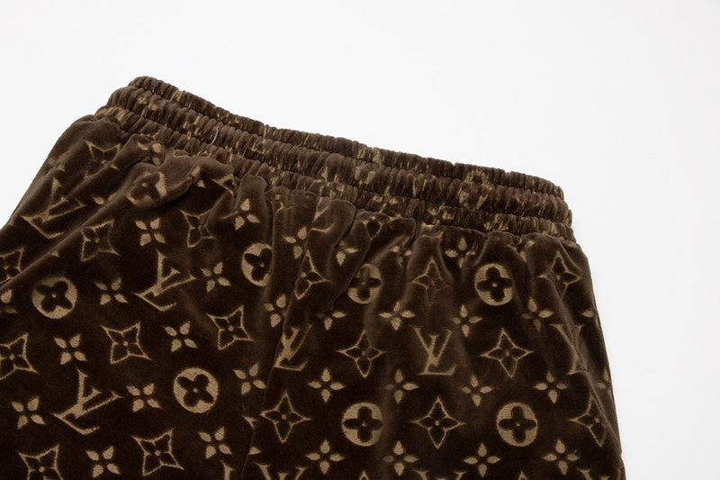 Full styled look of Louis Vuitton cotton t-shirt with label-forward styling